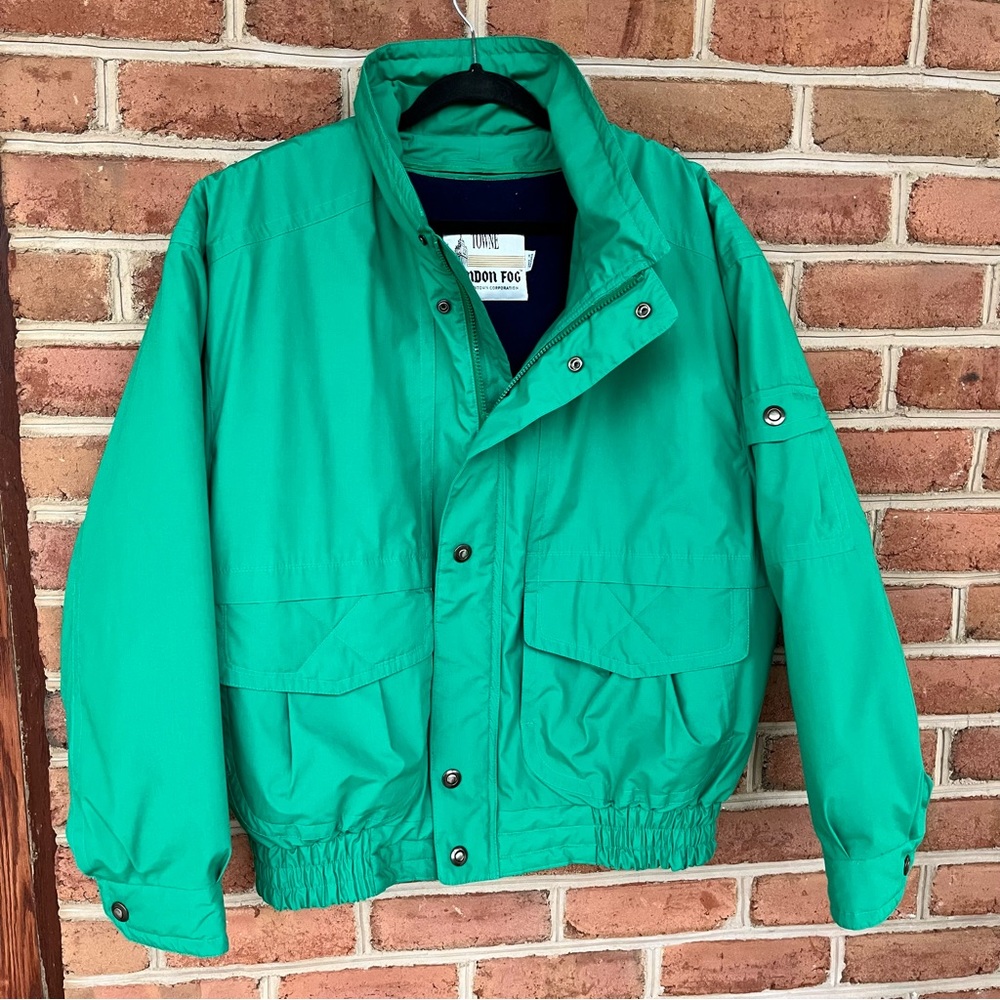 Amazing green mens lined bomber jacket   Size Large. London Fog